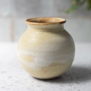 Mill Stone Pottery artist GAIL TURNER Cape Cod USA cream brown vase bowl signed